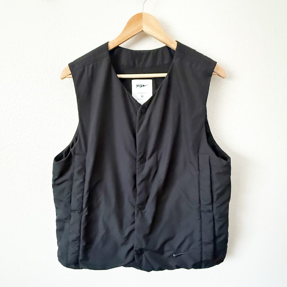 NIKE YOGA | Black Collarless Vest Workout Therma Fit Snap Workout Puffer | Small